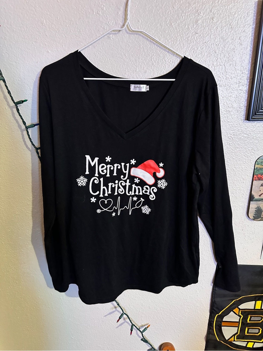 Tobrief Black V-Neck Tee